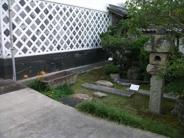 山梨県笛吹市の山梨食肉流通センターに搬入された・・・_c0192503_15383652.jpg