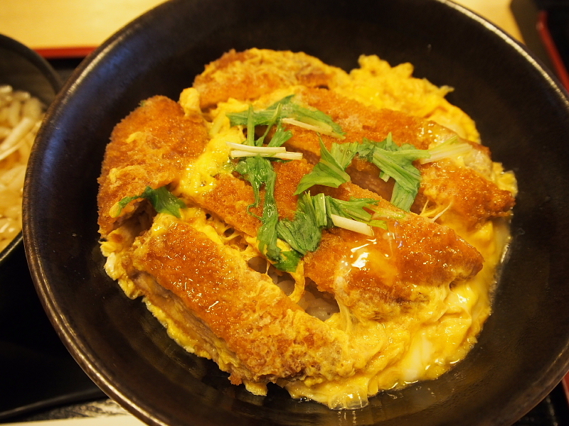 【食堂のカツ丼を守れ❗】ヒサゴ屋食堂　＠奈良 元興寺門前通り_b0008655_19370825.jpg