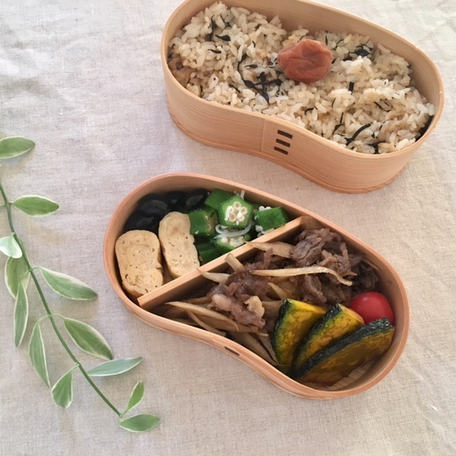 lunch box  　炊き込みご飯を詰めて_a0165160_23375638.jpg