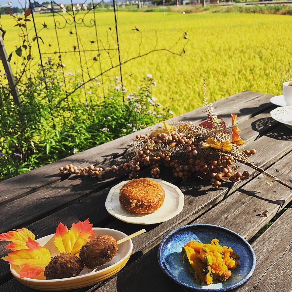 秋カフェ特集 あんどなう10月号の取材 ガーデンカフェ デリカ Kimoto