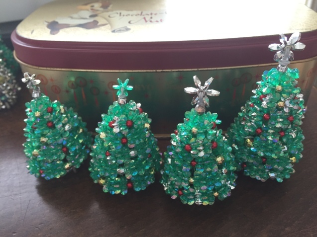 フラワービーズのクリスマスツリー みーまんのしあわせキルト フラワービーズのクリスマスツリー みーまんのしあわせキルト