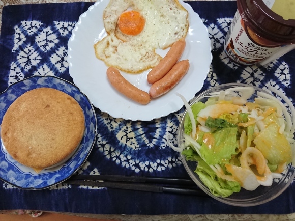 9/11 ソーセージ目玉焼き & ミニストップ チーズマフィン_b0042308_11033682.jpg