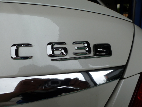 ベンツW205 AMG C63S のブレーキパッド交換 : THREE POINT ガレージ ...