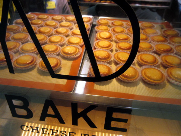 BAKE CHEESE TART（ベイク チーズタルト）池袋店_c0152767_20594356.jpg