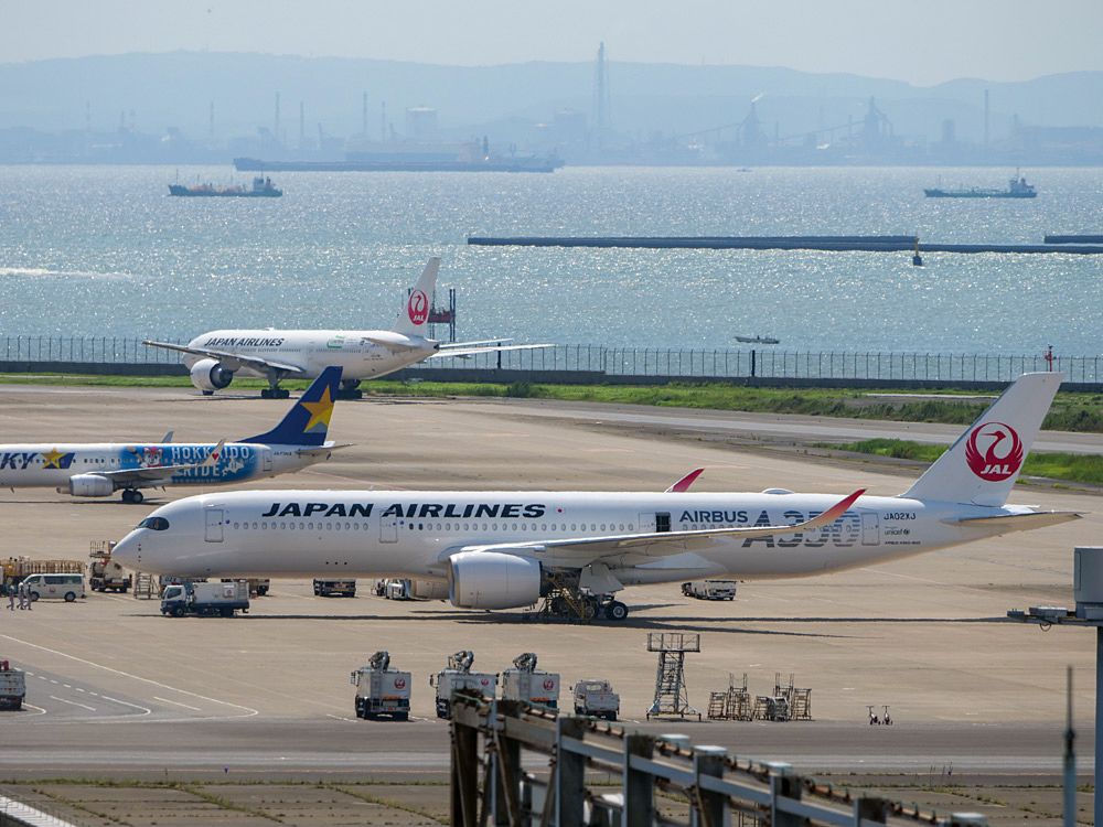 羽田空港で　その１_f0199866_21300010.jpg