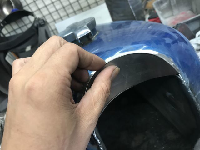 CB400 カスタム タンク完成ならず・・・。_a0164918_21113164.jpg