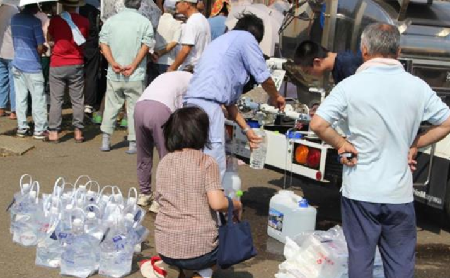 朝日新聞も千葉を無視 – 記者は被災地でブランド服を着るな_c0315619_15010649.png