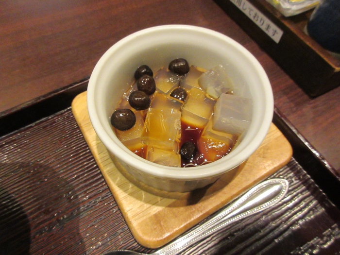 【いろはな】彩り海鮮丼1490円_b0009849_1931771.jpg