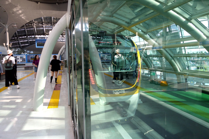 仁川空港から無料の磁気浮上鉄道(リニアモーターカー 자기부상철도 Maglev)に乗って龍遊(ヨンユ 용유)の海を見て来ました_f0117059_17421948.jpg