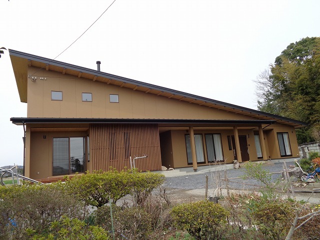 土間通路のある二世帯住宅 栃毛木材工業