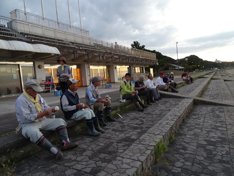 「ウミホタルウオッチング」 in せんなん里海公園潮騒ビバレー前砂浜_c0108460_22355664.jpg