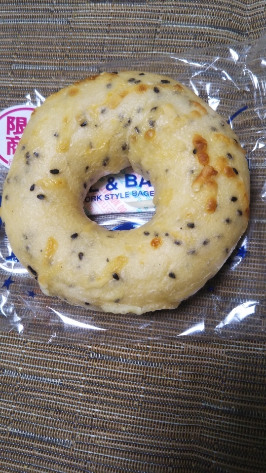 B＆B　塩胡麻チーズ_f0076001_22344581.jpg