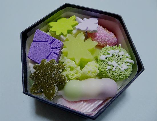 京都女子一人旅・亀末廣(京菓子)_d0039443_14161259.jpg