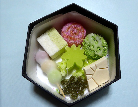 京都女子一人旅・亀末廣(京菓子)_d0039443_14173181.jpg
