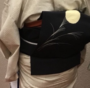 お月見の季節・月や芒の素敵な帯で歌舞伎「黒塚」へ_f0181251_16004557.jpg