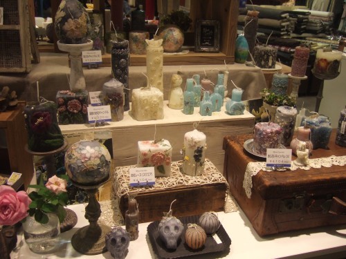 本日最終日です 日々をいろどる切手のアクセサリーとキャンドル展_a0306166_00315493.jpg
