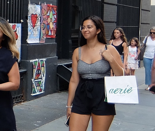 いかにもNYっぽいSOHOの街角アーティスト_b0007805_21363340.jpg