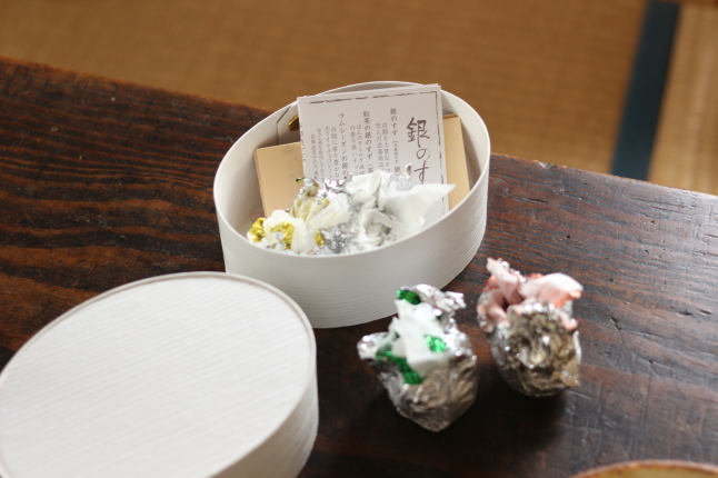 衣類のお片づけ ～片づけは「場所別」ではなく「モノ別」に進める～_f0354014_16021998.jpg