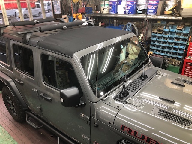 9月19日　ラングラーJLにサンライザートップ取付_d0001708_17510317.jpg