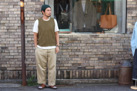 「dip」 コーディネートが楽しくなる \"Knit Vest\" ご紹介_f0191324_08045018.jpg