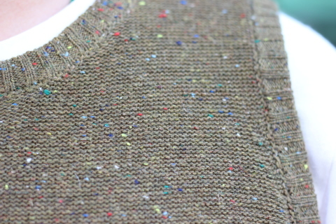 「dip」 コーディネートが楽しくなる \"Knit Vest\" ご紹介_f0191324_08054450.jpg