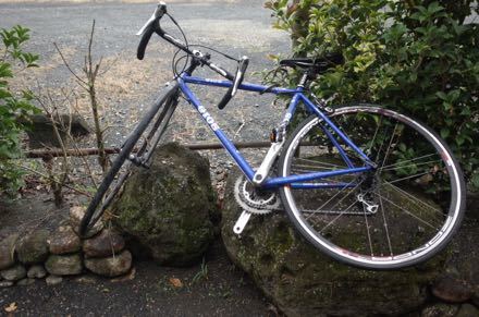 「スコップが消えて自転車が登場しています」_f0132230_00033134.jpg