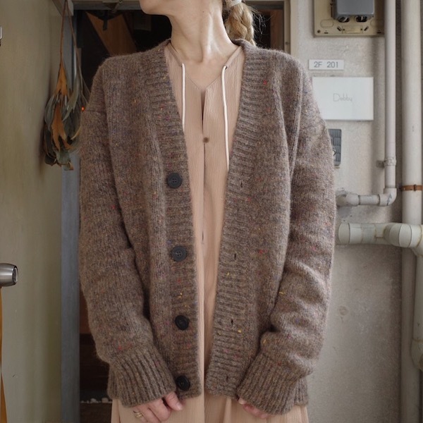 ニットのカーディガン_d0364239_21235011.jpg