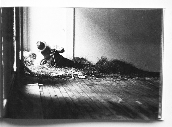ヨーゼフ・ボイスのパフォーマンス記録写真集「Joseph Beuys - Coyote