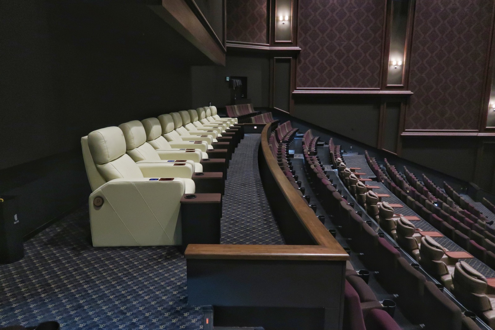 グランドシネマサンシャイン ロビー Imax そこのシネマズ グランドシネマサンシャイン ロビー Imax そこのシネマズ