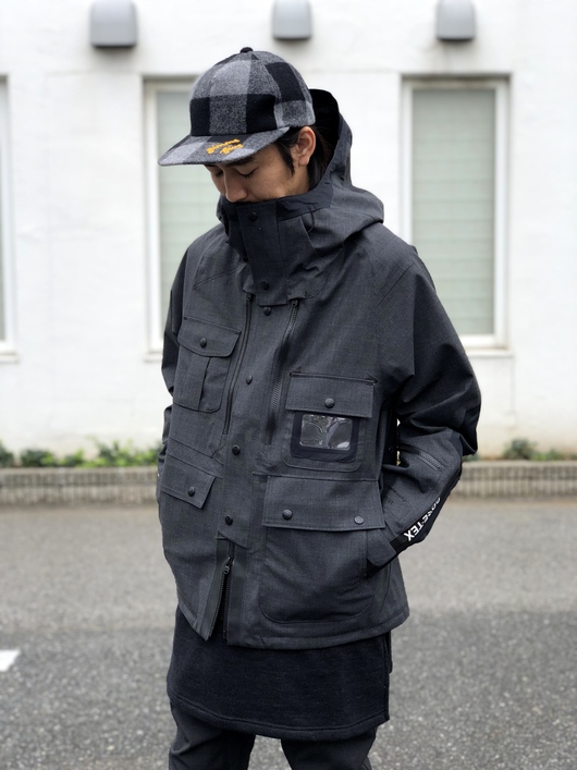 ホワイトマウンテニアリング　GORE-TEX MOUNTAIN PARKA　2