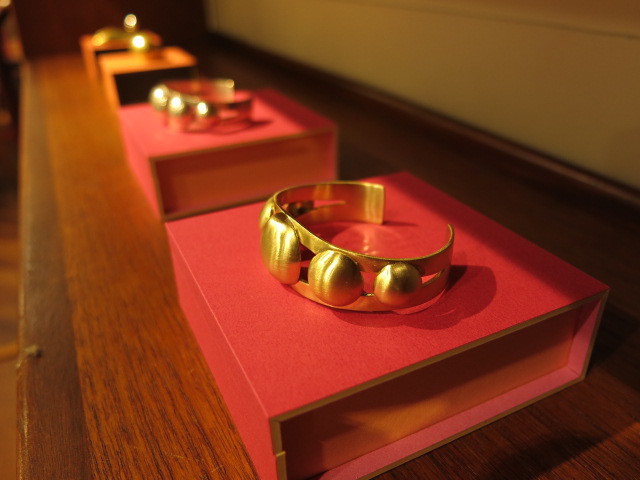 \"Hi-CORAZON FULL MOON BANGLE BRASS\"ってこんなこと。_c0140560_12291799.jpg