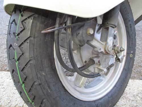 屋根付き3輪車(笑) ジャイロキャノピーのタイヤ交換・・・(^^♪_c0086965_17114236.jpg