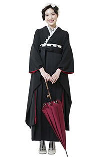 黒無地着物×黒袴 スタイリッシュな卒業式袴がかっこいいです。_b0098077_15165739.jpg