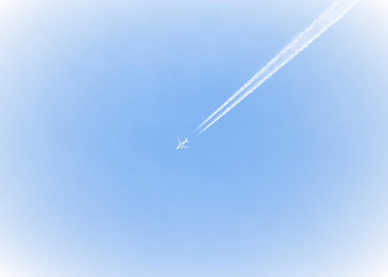 飛行機雲（ひこうきぐも） : なんでもブログ