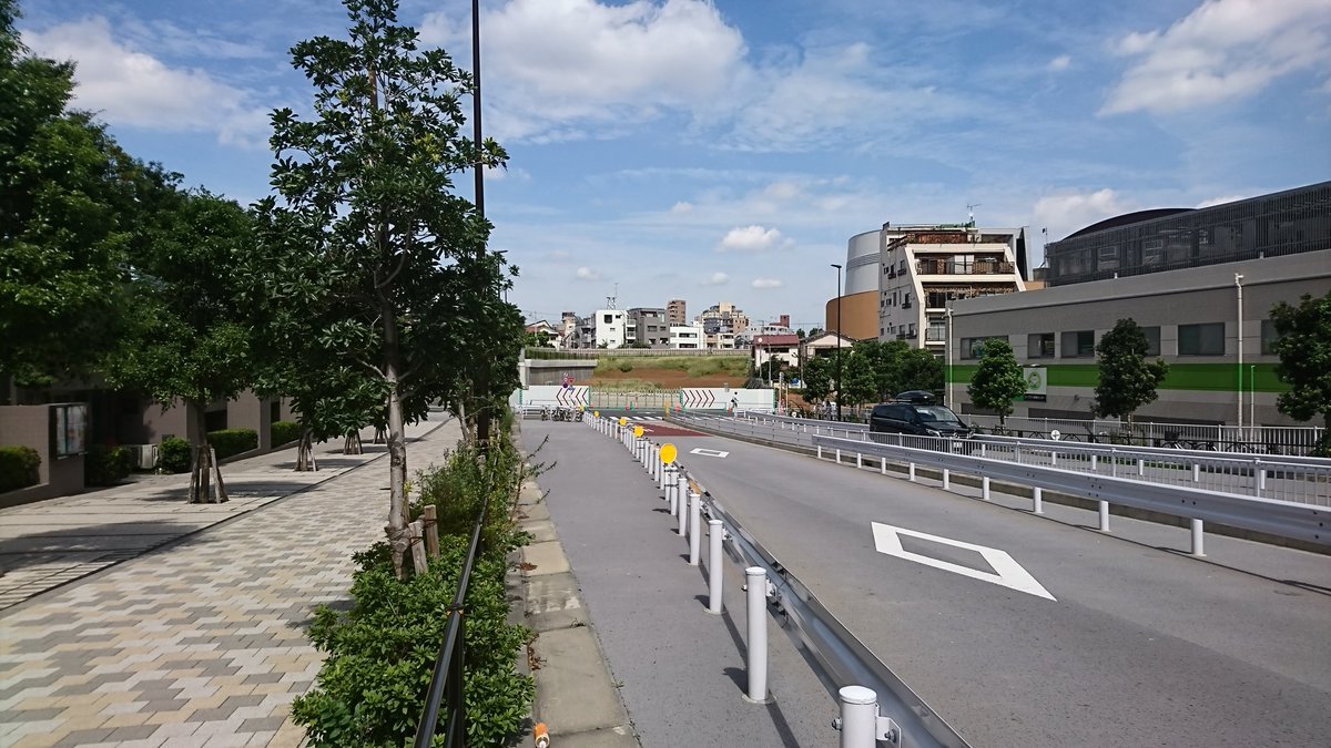 a0332275_00110355.jpg
