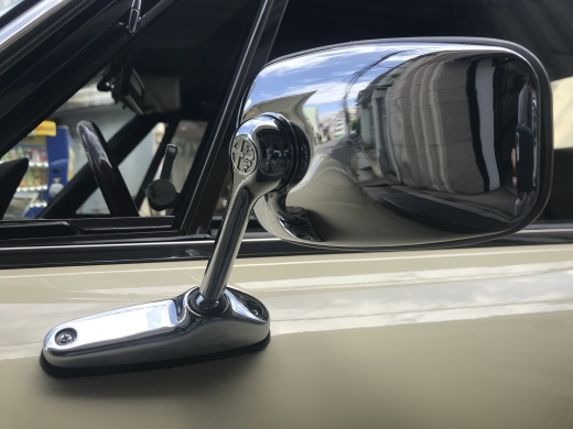 alfa romeo にみる現代の車と70年代の車の美しさの違い_a0129711_19043253.jpg