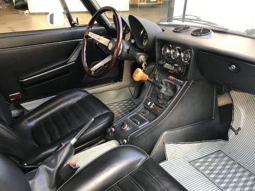 alfa romeo にみる現代の車と70年代の車の美しさの違い_a0129711_19172696.jpg