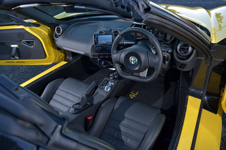 alfa romeo にみる現代の車と70年代の車の美しさの違い_a0129711_19263802.jpg