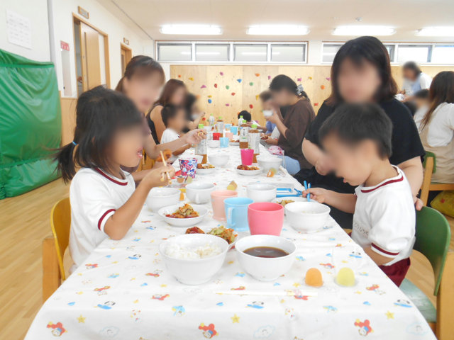 ぞう組 保育参観と給食懇談会_e0148419_14144991.jpg