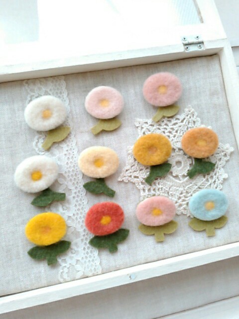 通販 激安 羊毛フェルト／マトリョーシカ風】さわやかカラーのお花のコ 羊毛フェルト