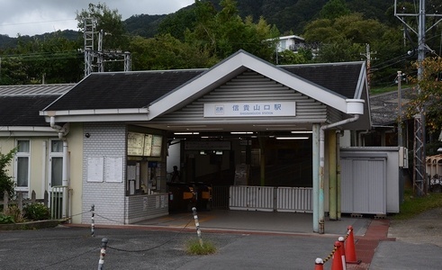 近畿日本鉄道信貴線・西信貴鋼索線　信貴山口駅_e0030537_22121644.jpg