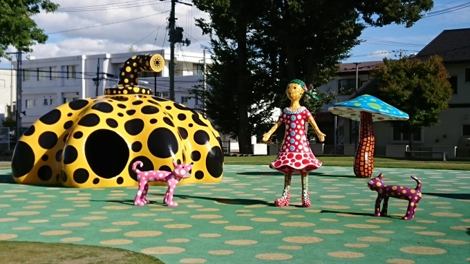 十和田市現代美術館アート広場_c0350439_23174126.jpg