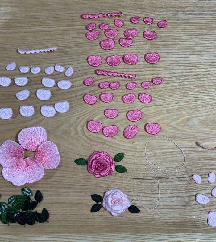 立体刺繍は手縫いです_a0370893_21404298.jpeg