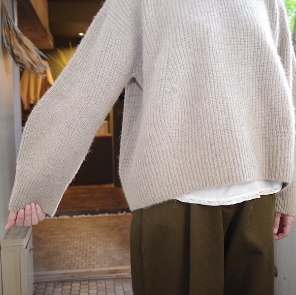 camel sweater_d0364239_19520475.jpg