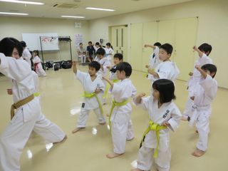 土曜日空手　宮の沢教室　八軒教室　麻生道場_c0118332_21374295.jpg