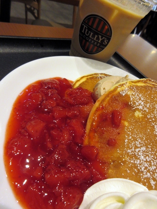 【タリーズ】ストロベリーミルクティーパンケーキ_b0009849_19504328.jpg