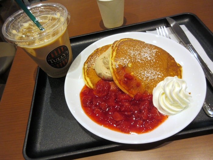 【タリーズ】ストロベリーミルクティーパンケーキ_b0009849_19512232.jpg