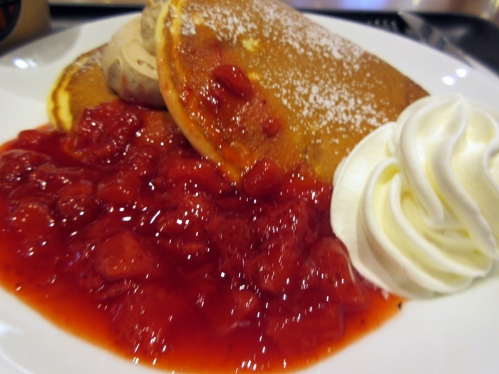 【タリーズ】ストロベリーミルクティーパンケーキ_b0009849_19514692.jpg