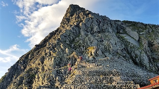 穂高連峰を縦走 奥穂高岳から吊尾根経由で前穂高岳 上高地へ ヒデさんの山遊び