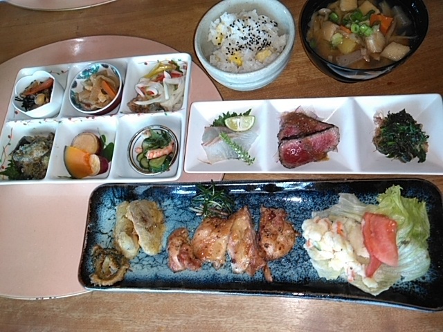 真っ赤に燃えて咲く、曼珠沙華が大好き💕_c0280108_06140642.jpg